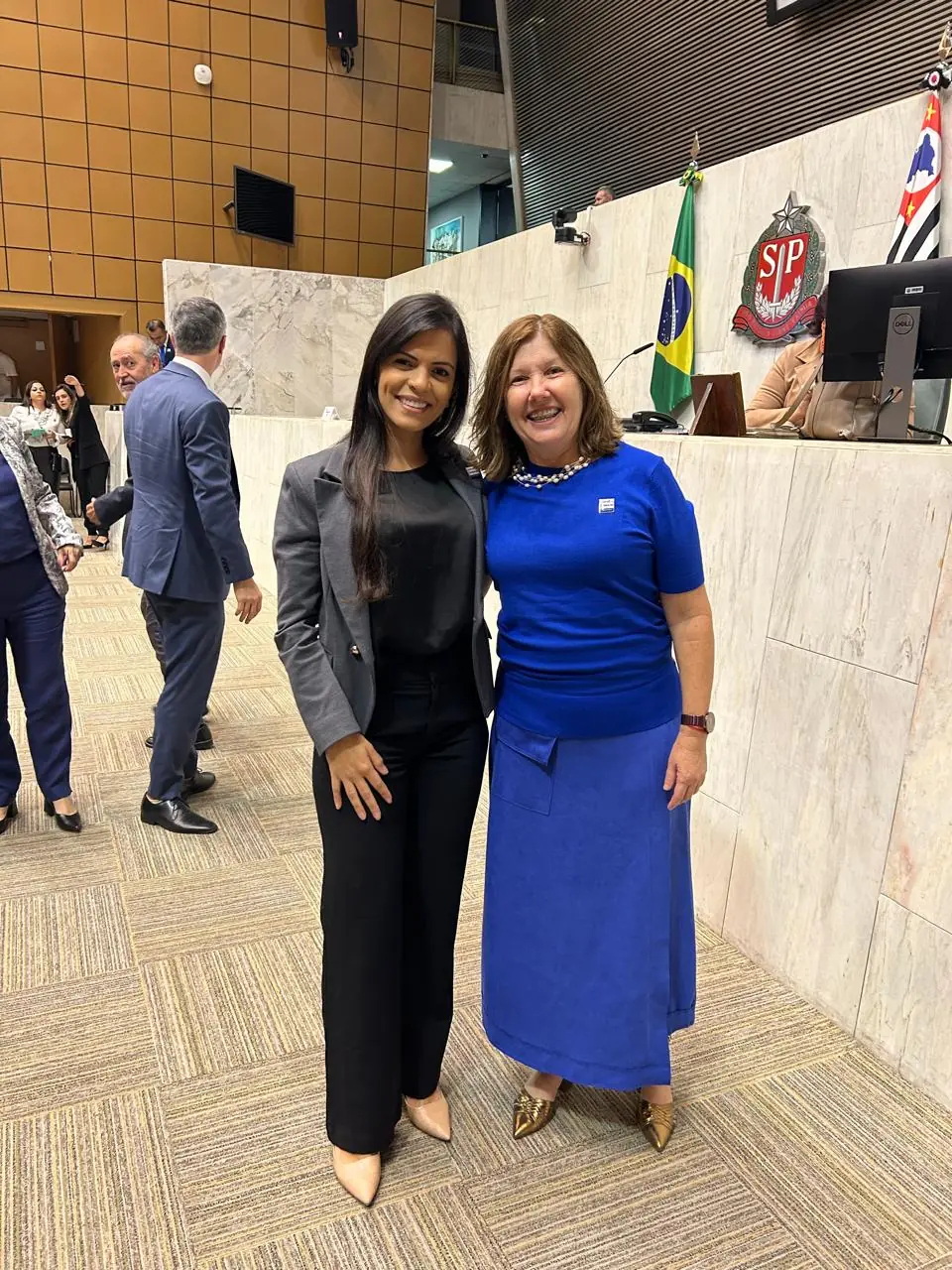 Priscila Bezerra na cerimônia Homenagem na Assembleia Legislativa (1 de 2)